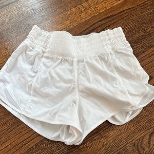 White Lululemon Hotty Hots 2.5” Low Rise
